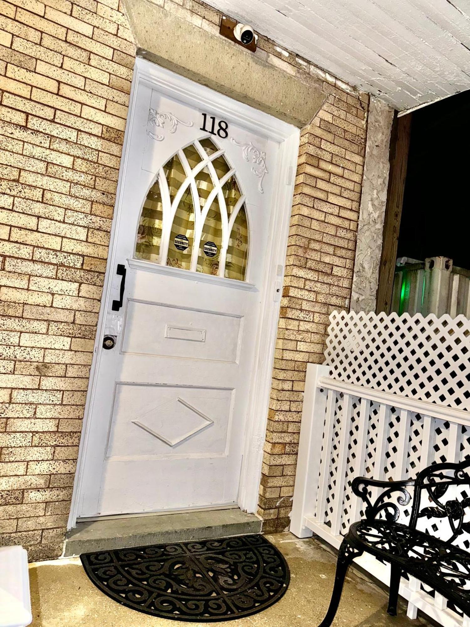 3 Bedrooms, Boardwalk Duplex Beachblock Home! Atlantic City Exterior photo